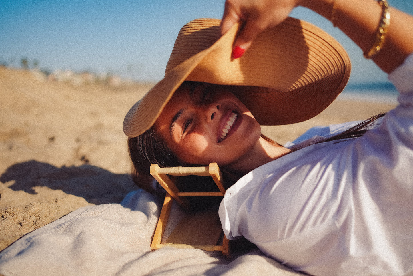 The Head Hammock – Portable Beach Comfort & Neck Support